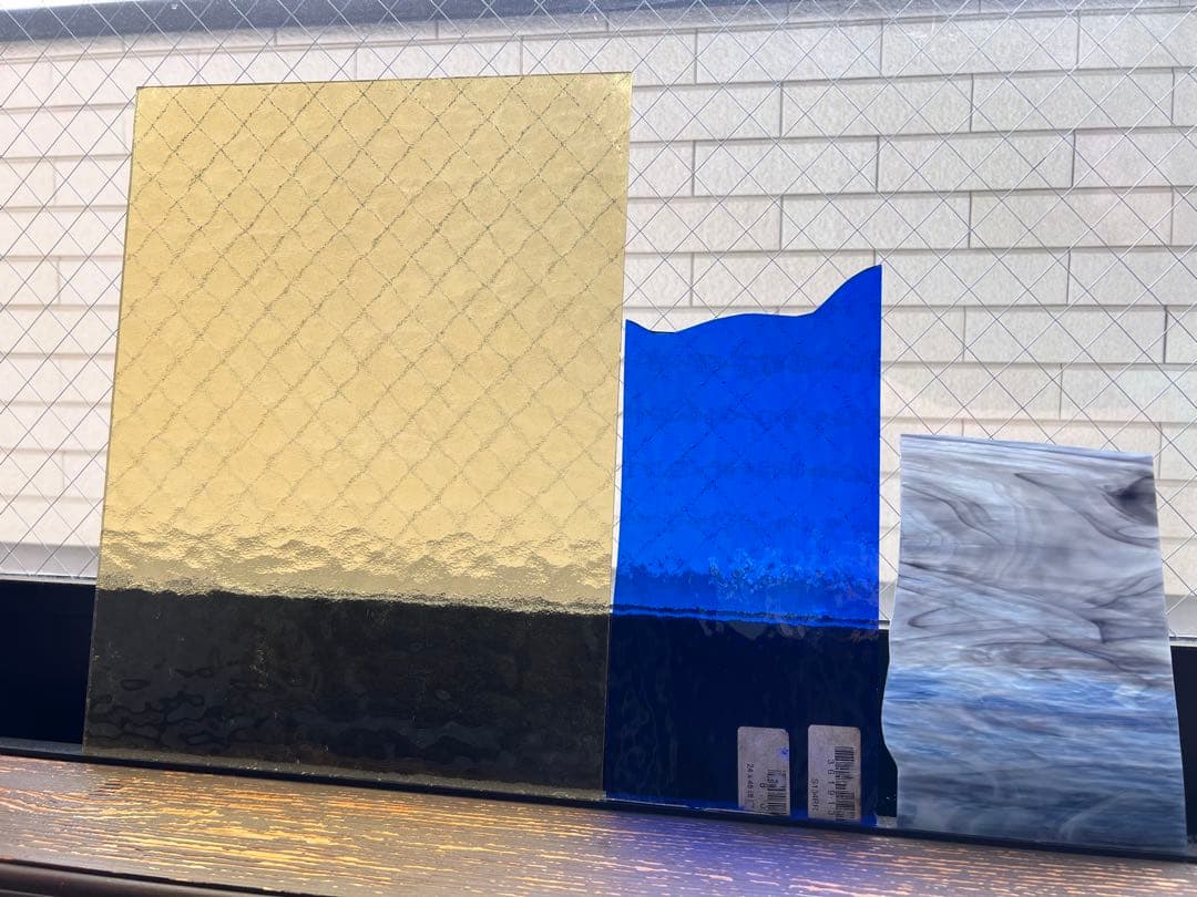 ③ステンドグラス　板ガラス　ウロボロス　ヤカゲニ　ブルザイ