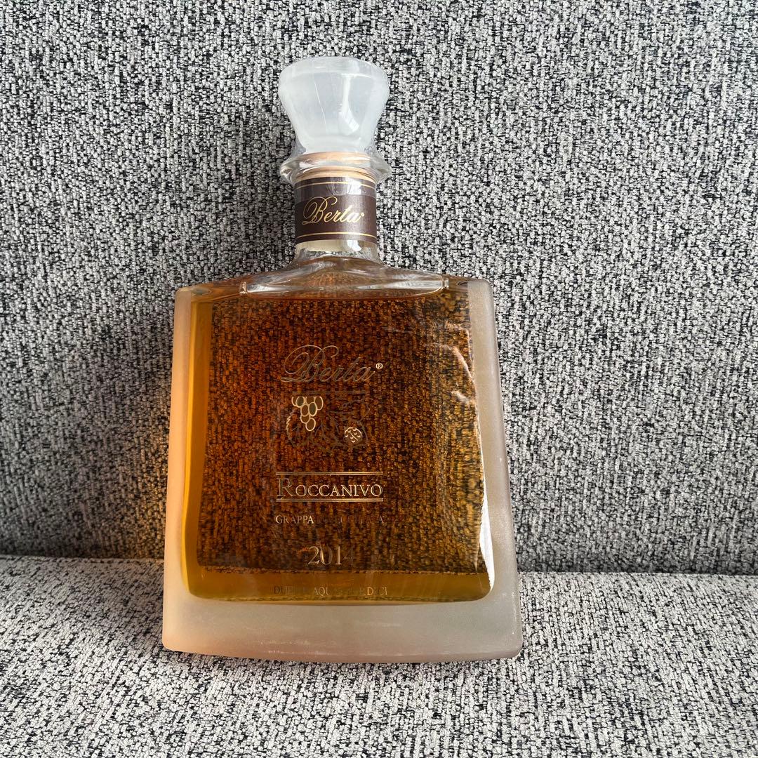 ロッカニーヴォ グラッパ ディ バルベーラ ダスティ 木箱入り 700ml