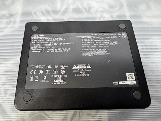 SONY BC-U2A 36W　ソニー 充電器　中古　美品