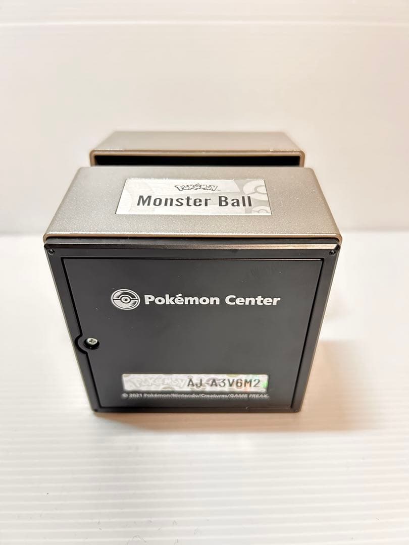 国内正規品　モンスターボールレプリカ