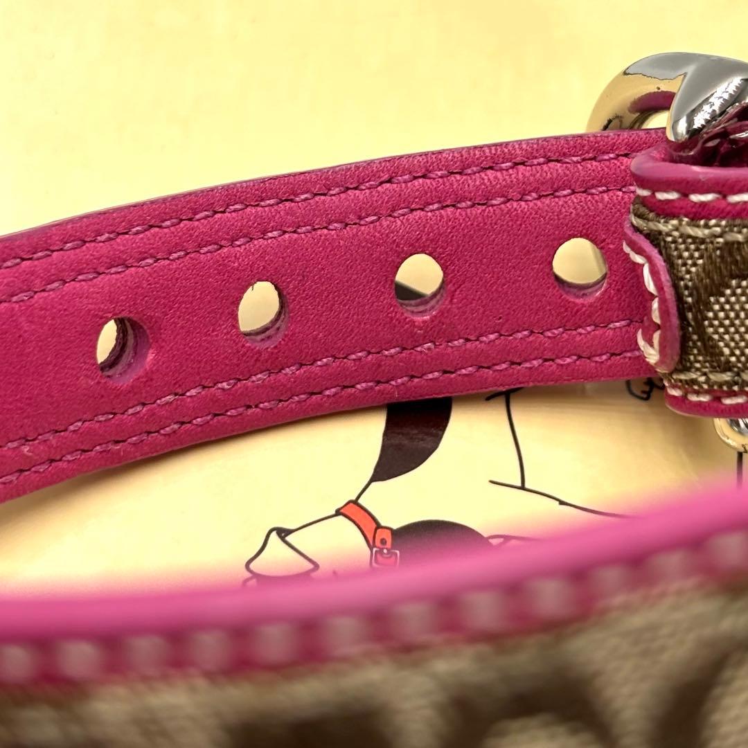 美品　COACH 小型犬用首輪 XS ピンク　シグネチャー　チャーム付き