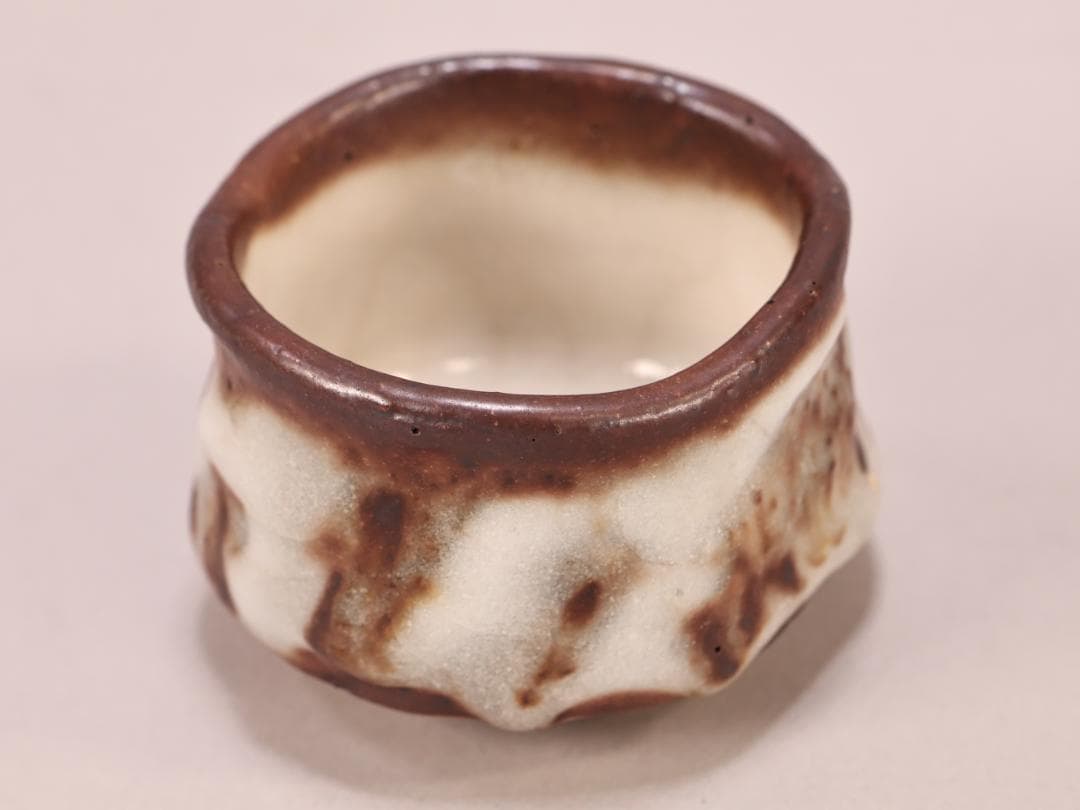 BK402　本物保証　小林武春　鼠志野　ぐい　共箱　共布　栞　酒器