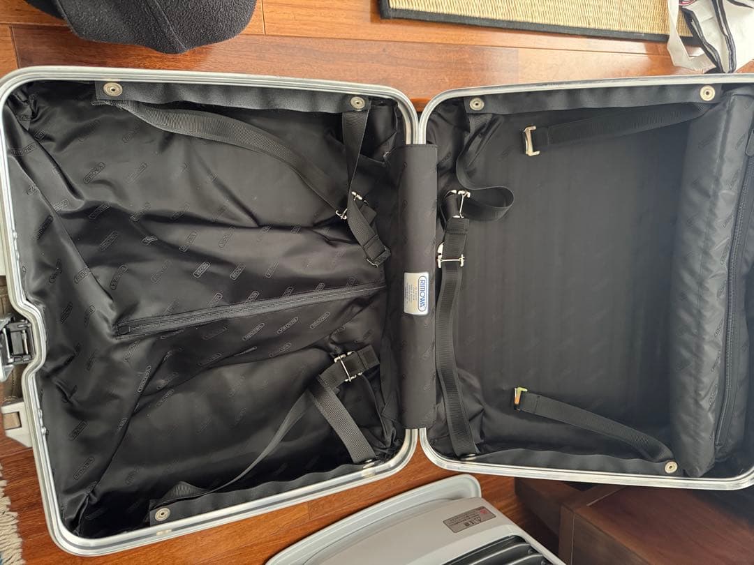 リモワシルバー ビジネストローリー29ケース