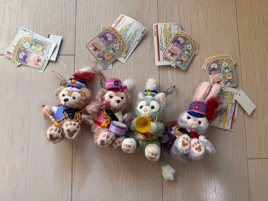 ディズニー　ダッフィー　ハッピーマーチングファン　ぬいぐるみストラップ　4体