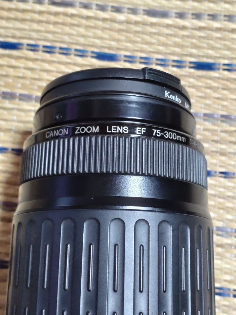 CANON　ＥＦレンズ　75-300