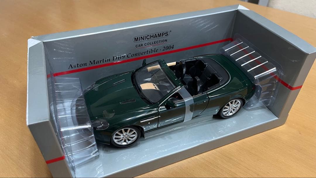 ミニチャンプス　アストンマーチン DB9 Convertible ミニカー