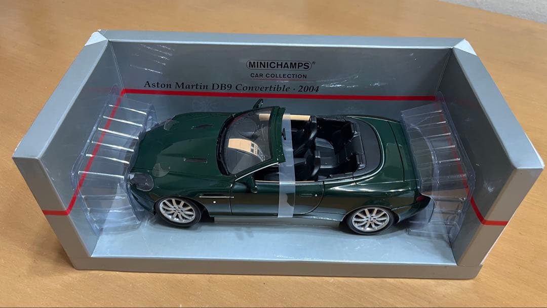ミニチャンプス　アストンマーチン DB9 Convertible ミニカー