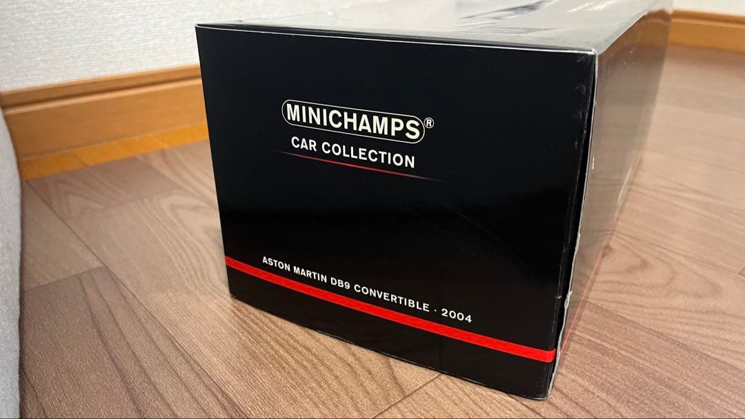 ミニチャンプス　アストンマーチン DB9 Convertible ミニカー