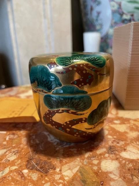 茶道具 蓋付き棗 金色の葉模様