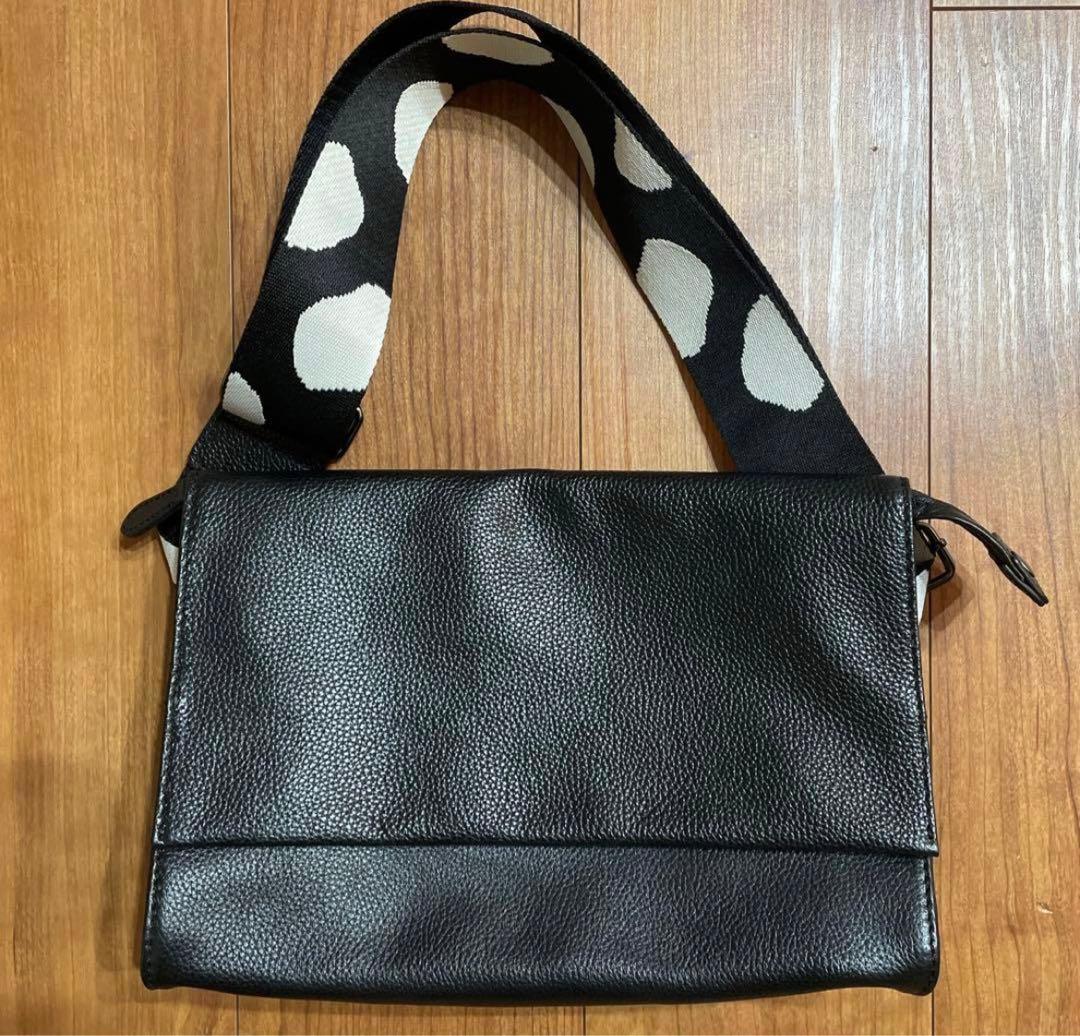 ear PAPILLONNER ワイドテープショルダーバッグ