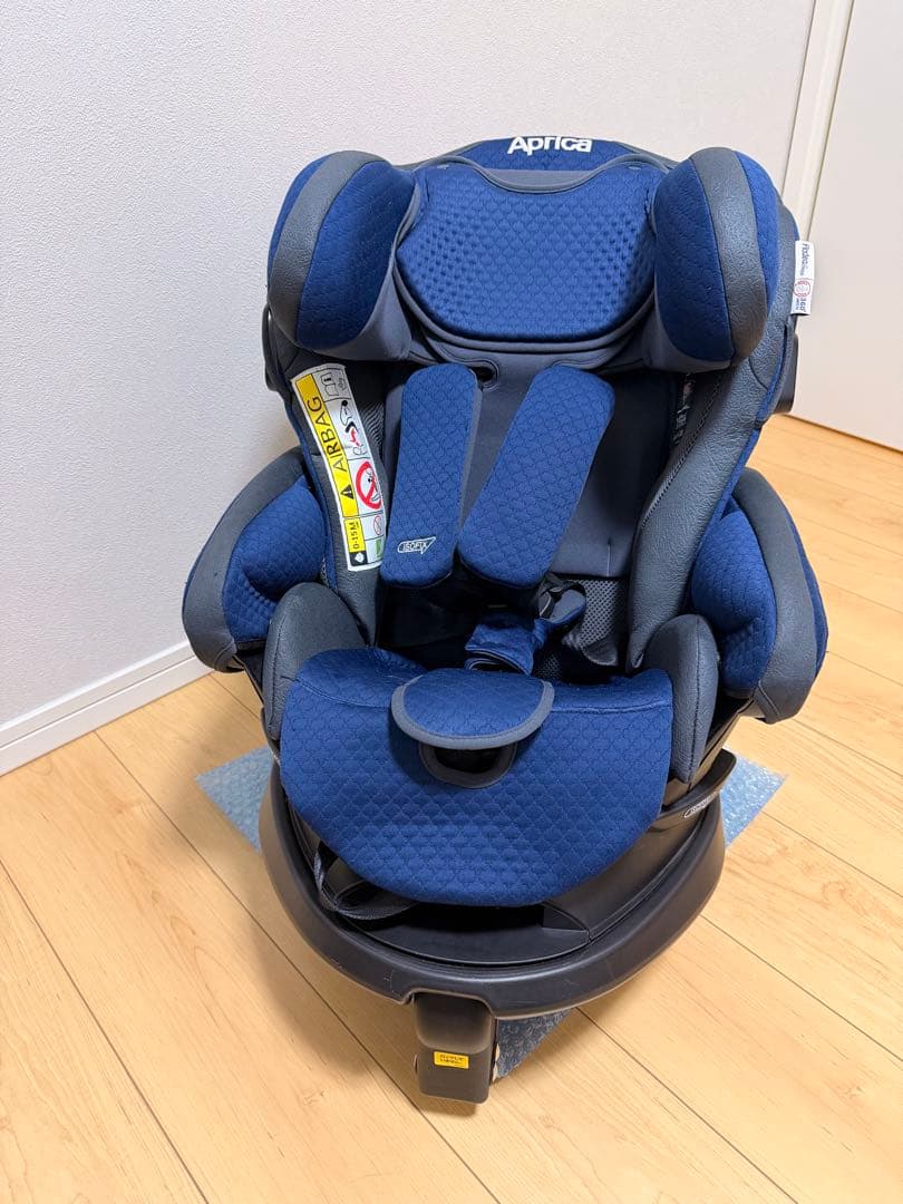 付属品未使用　Aprica フラディア グロウ ISOFIX 360°セーフティ