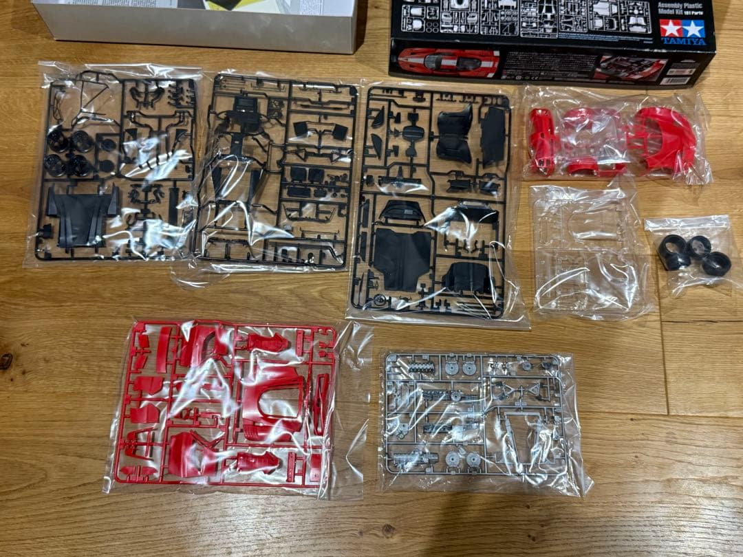 タミヤ 1/24 フェラーリ FXX フルディスプレイモデル