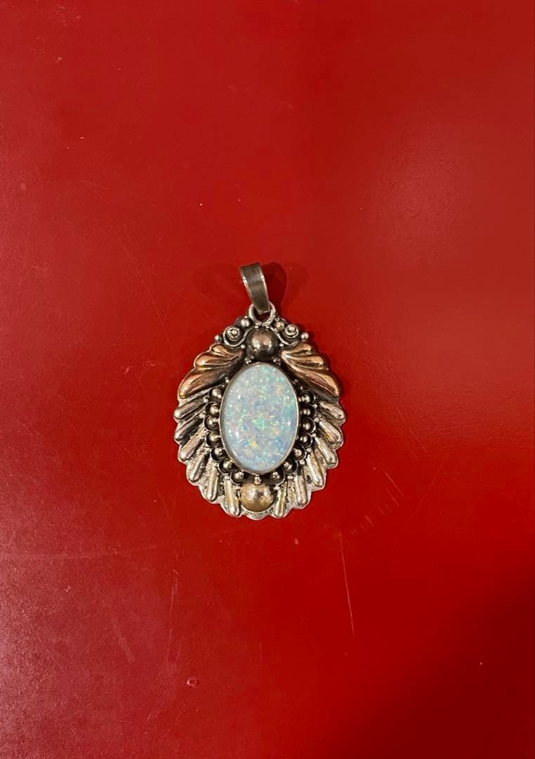 オパールのペンダントトップ‼️華やかでシック❗️Silver925❣️