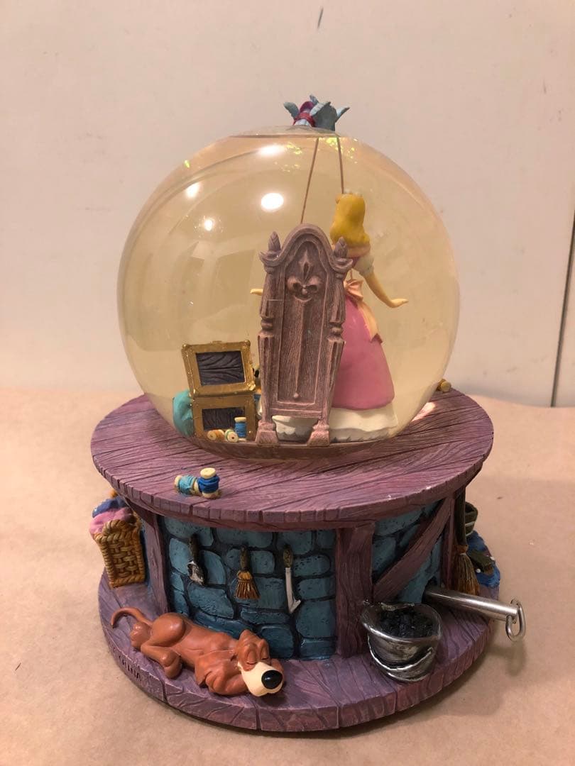 ディズニー　シンデレラ　ピンクのドレス　スノードーム　スノーグローブ