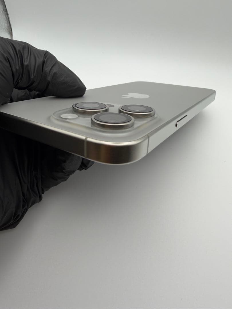 【美品】iPhone 15 Pro Max 256GB 国内版SIMフリー