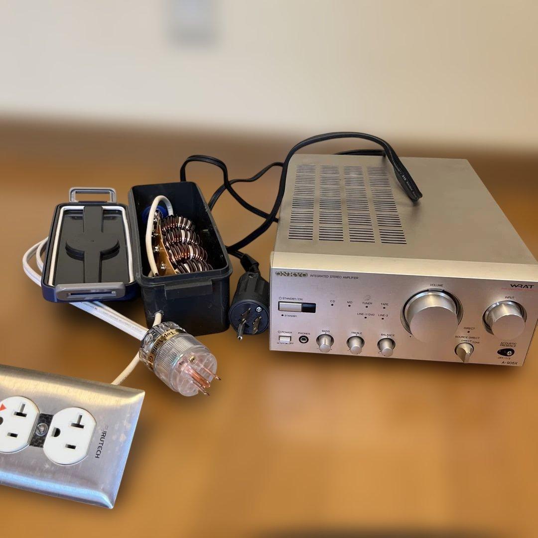 オーディオ用の物たち、アンプなど10点