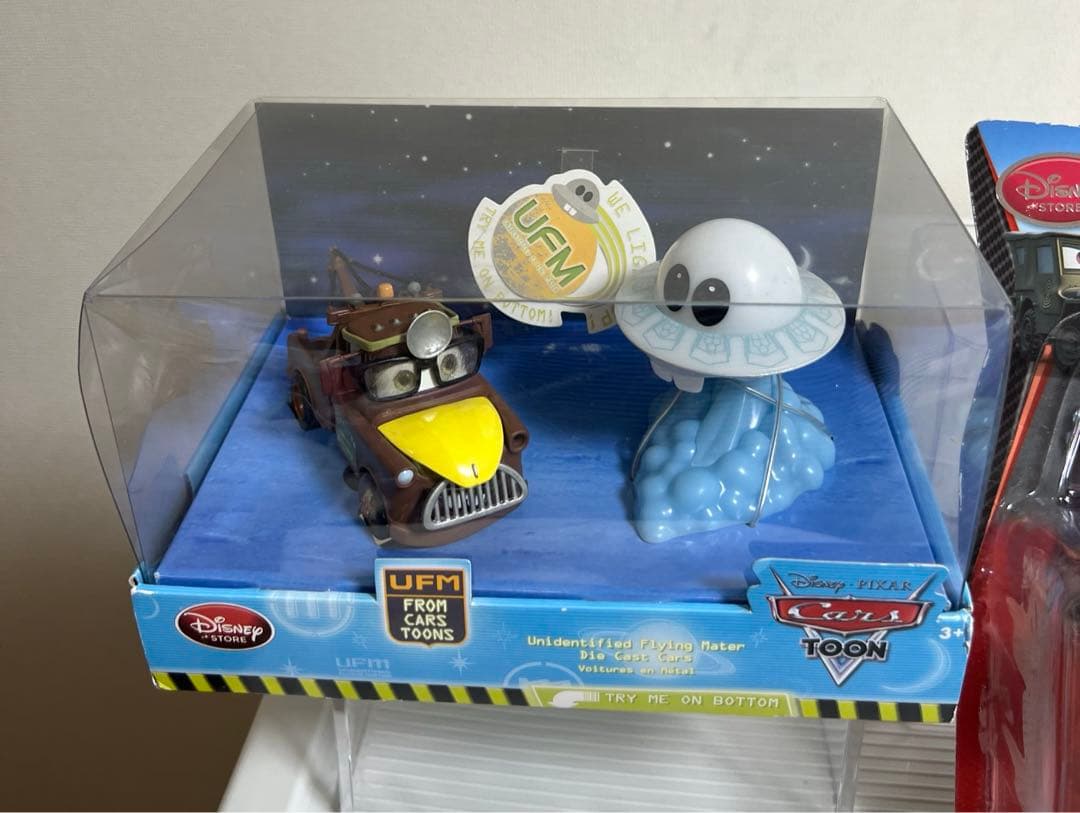 カーズ、ミニカー、メート、メーター、サージ、フィルモア（ディズニーストアー）