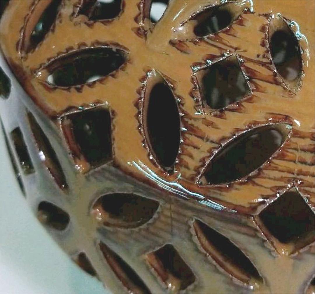 【茶道具】十五代 亀井味楽作　高取焼　七宝透花入