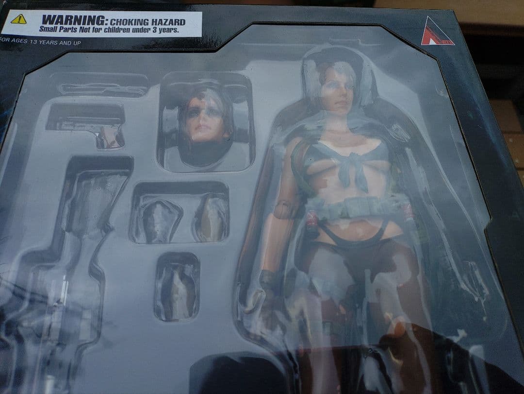 メタルギアソリッド V プレイアーツ改クワイエット本体未使用スクエア・エニックス