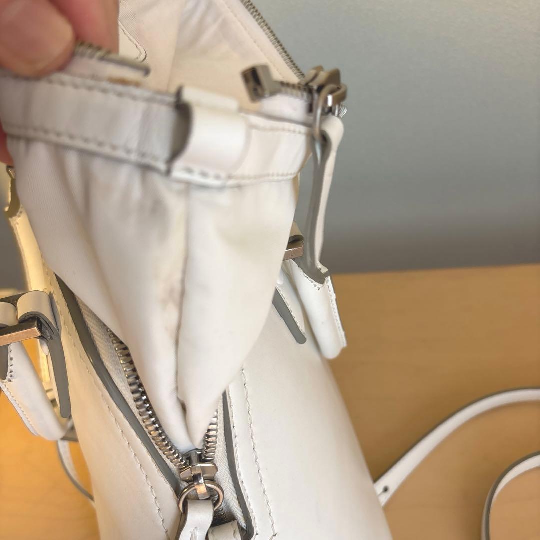 正規品 メゾンマルジェラ5AC ミニ26cm 白レザーショルダーバッグ
