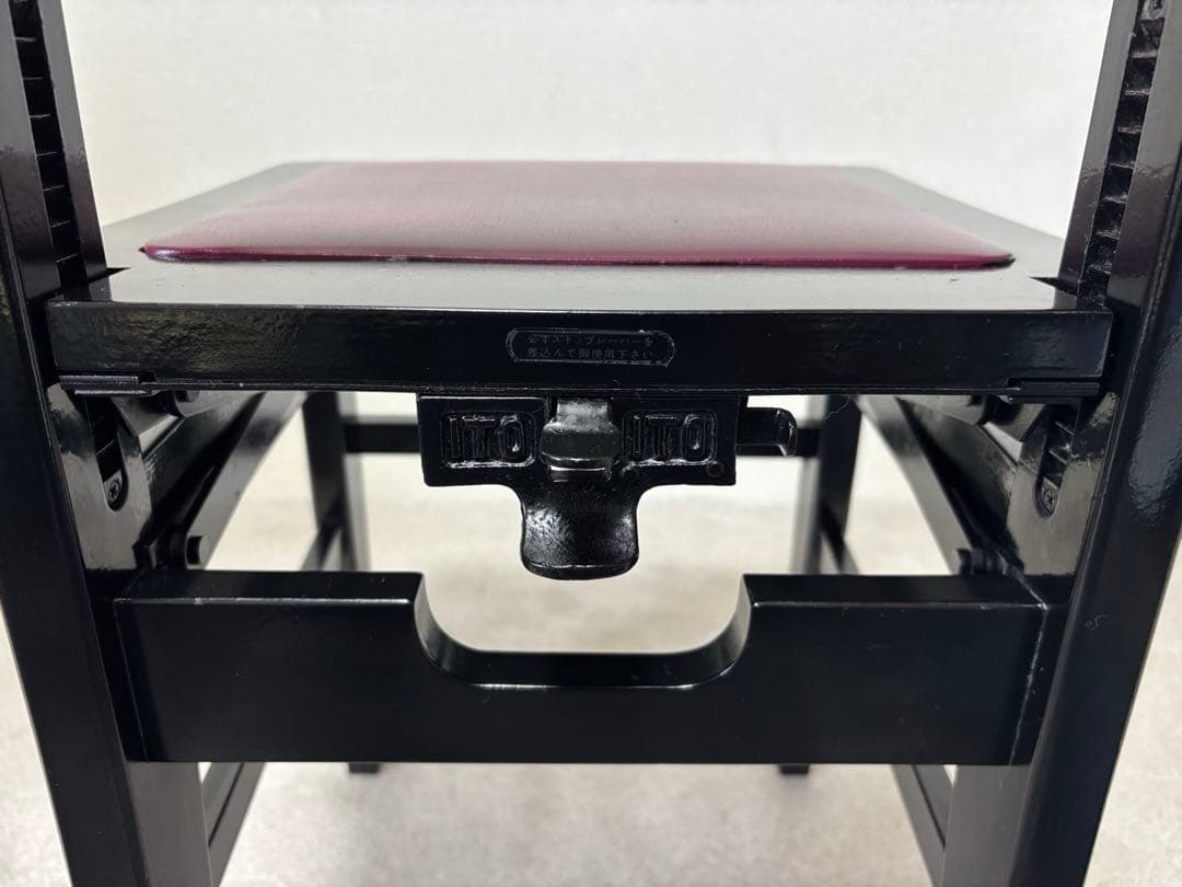 ナ*リ様 iTO トムソン椅子