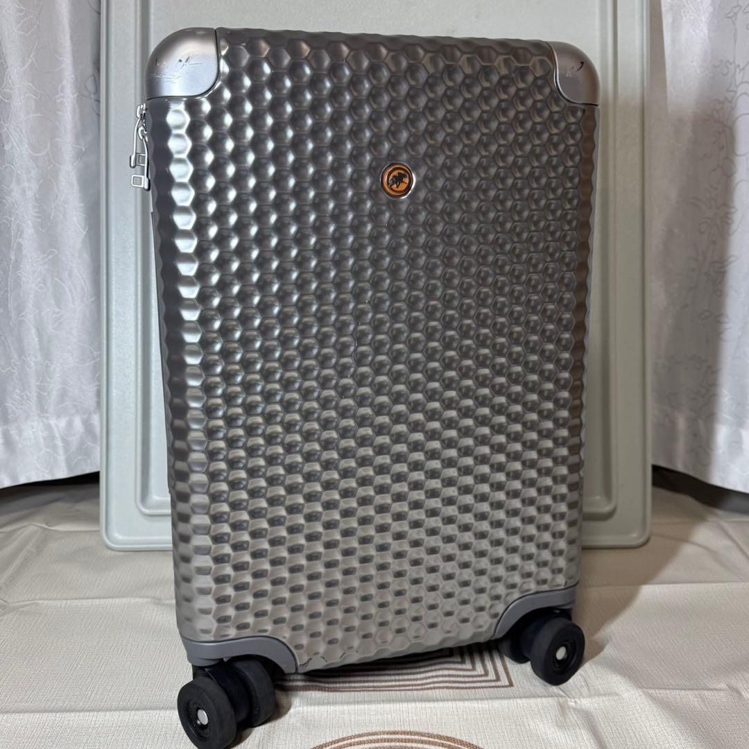 i*4様 シルバー ポリカーボネート キャリーケース