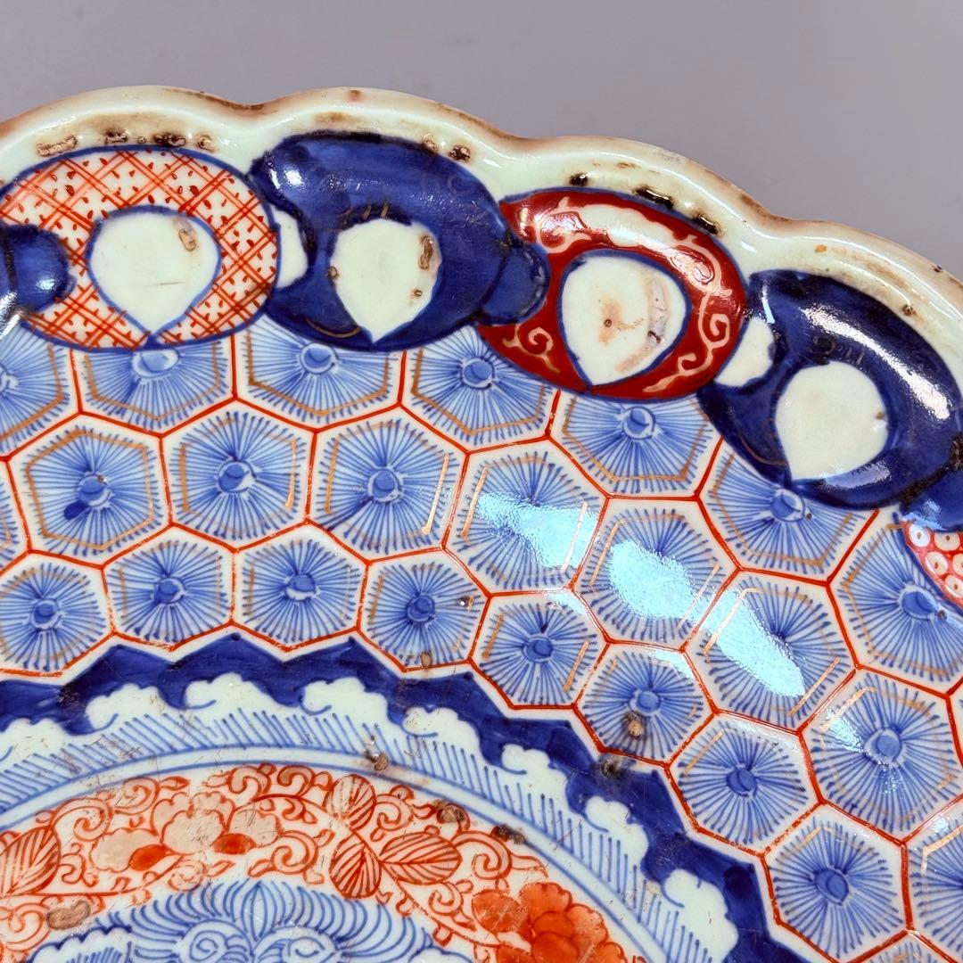 古伊万里　大明成化年製　極細密技巧　亀甲文　直径35.5㎝　赤絵　納め箱付