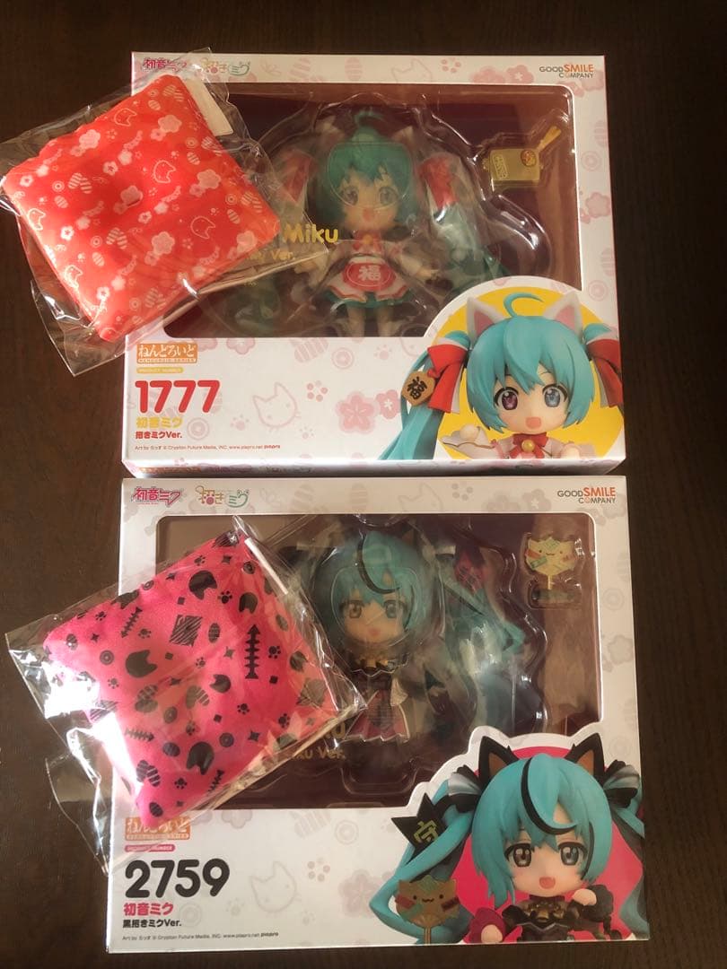 ねんどろいど 初音ミク 黒招きミクVer. 招きミクVer. 専用猫座布団つき
