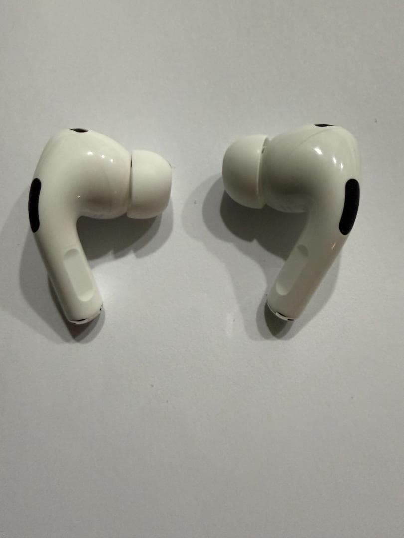 AirPods PRO(第2世代)本体 ホワイト 充電ケース付き