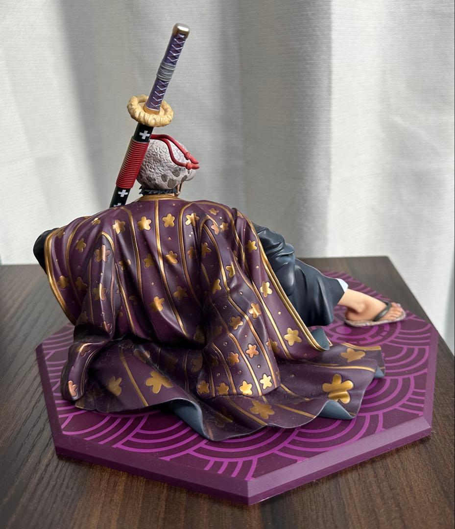 トラファルガー　ロー　フィギュア