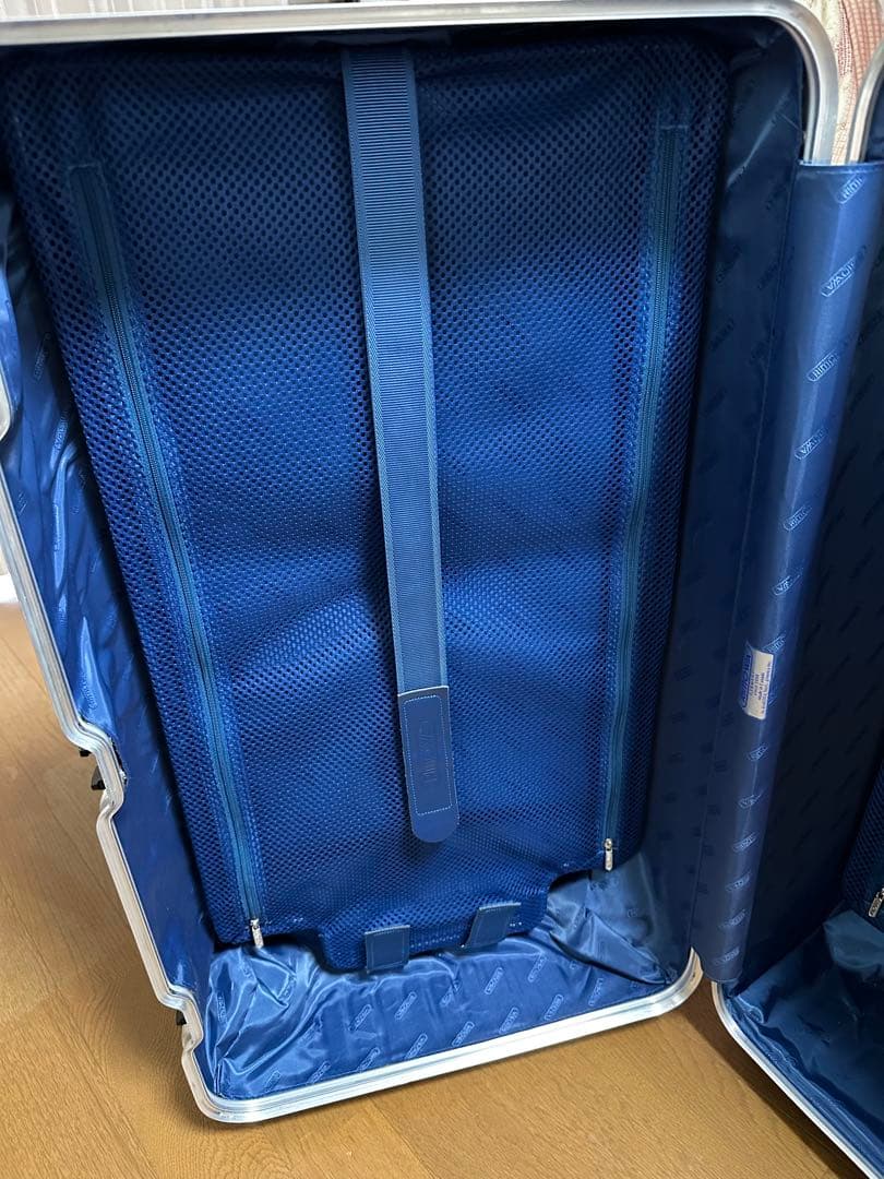 えんおむすび　リモワ アルミ　スポーツ　89L