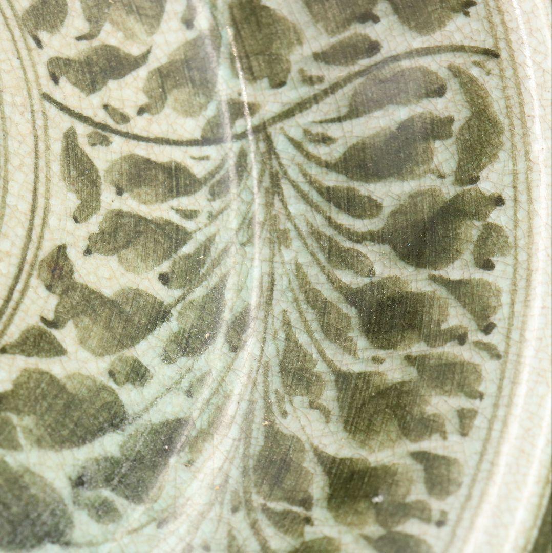 東南アジア美術 ミャンマー 鉄釉 葉文盤 飾皿 大皿 古玩　AN372