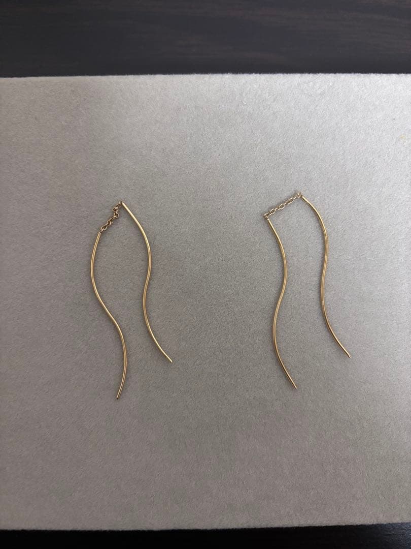 バーニーズニューヨーク　14Kゴールドツイストピアス