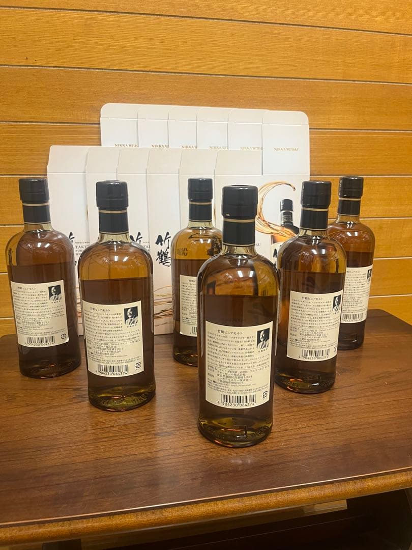 出荷制限中で入手困難　ニッカ竹鶴　700ml 6本箱付