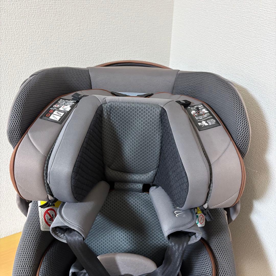 エールベベ クルットR ウィ リュクスグレー チャイルドシート