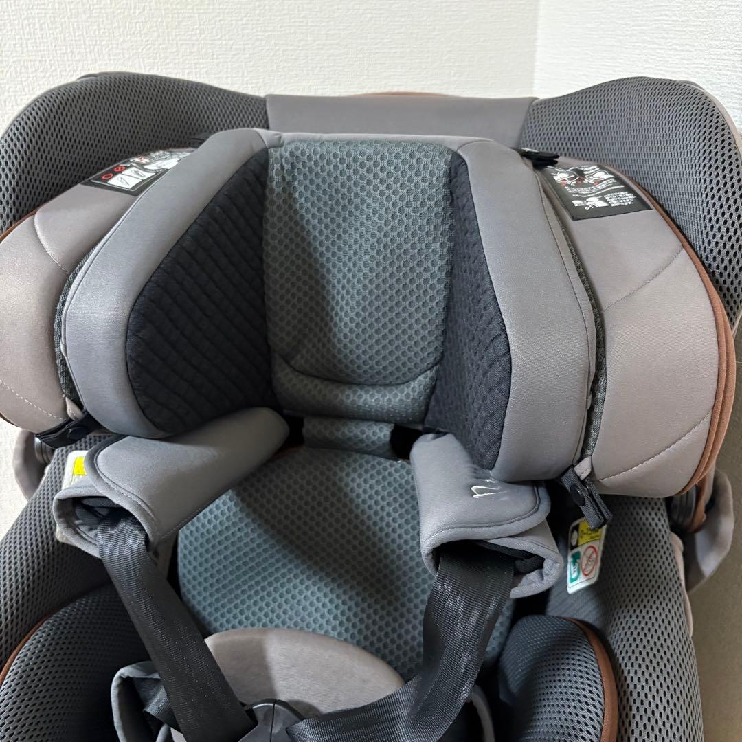 エールベベ クルットR ウィ リュクスグレー チャイルドシート
