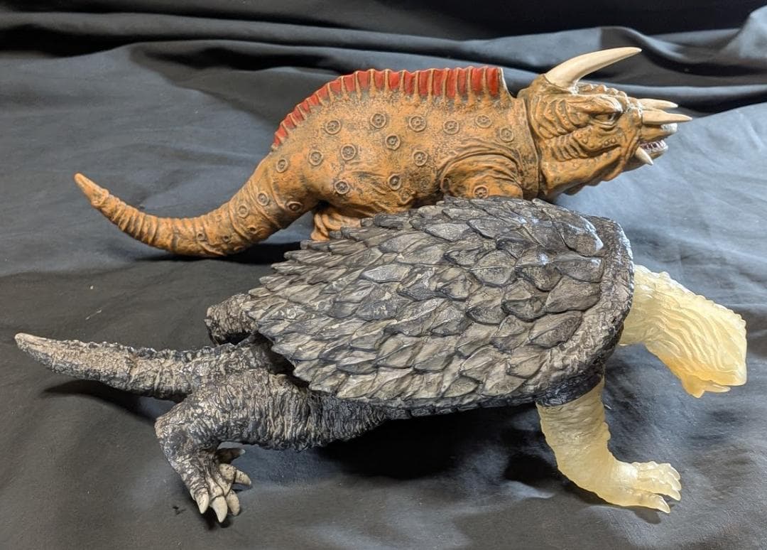 昭和ガメラ（スケスケ）＆ジャイガー（エクスプラス）ソフビフィギュア２体セット