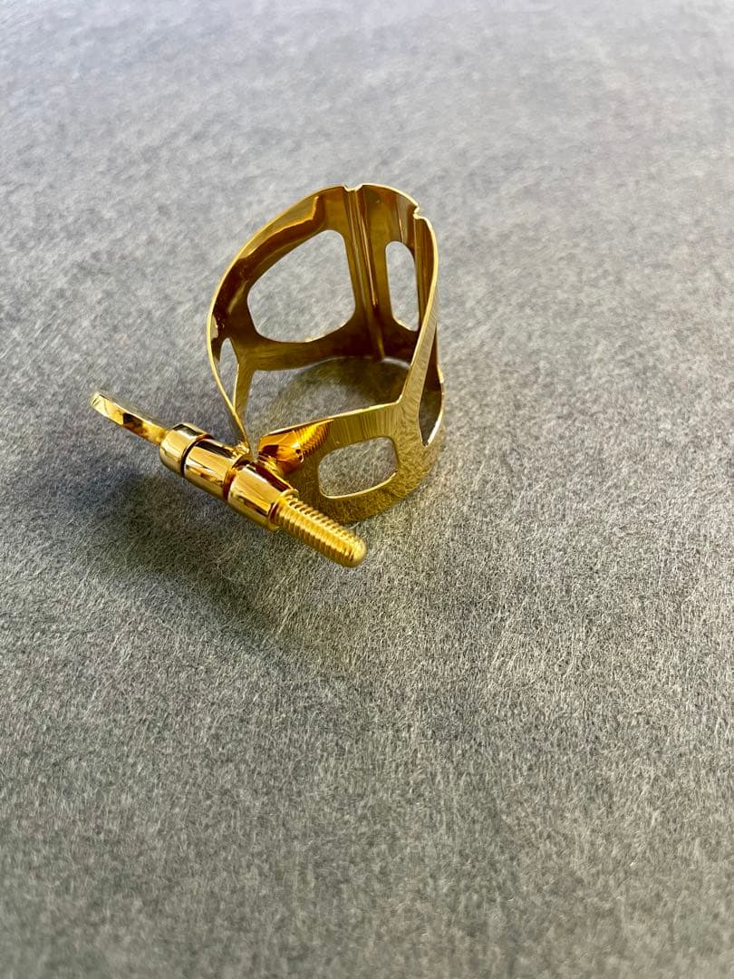 BG アルトサックス リガチャー　L11