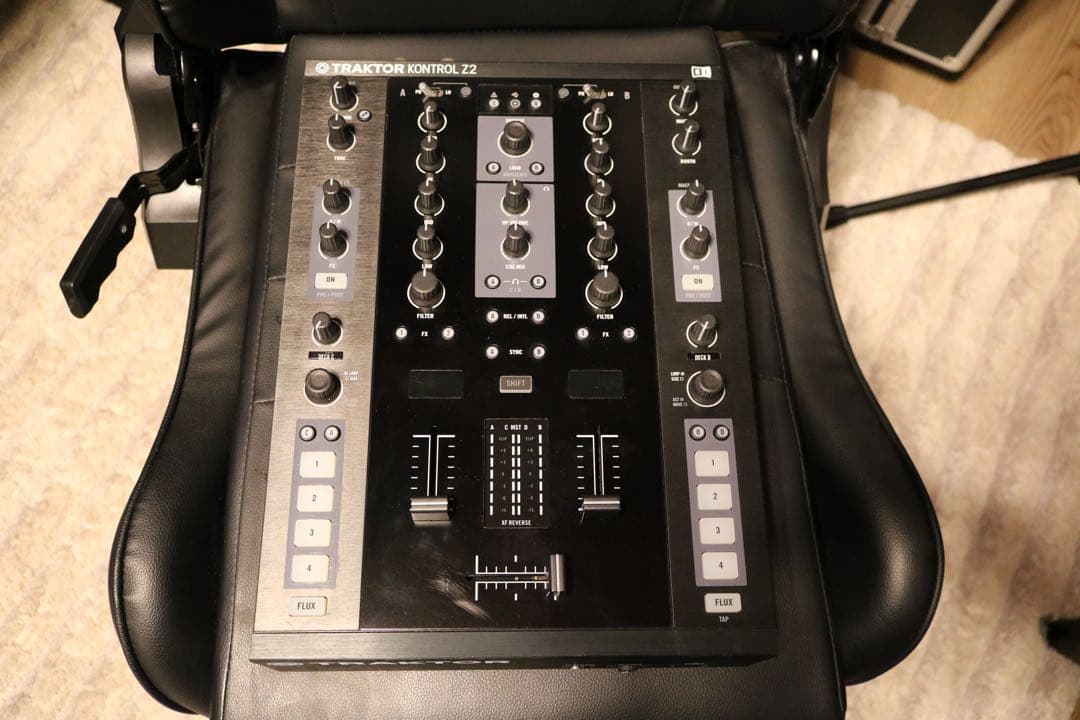 R*n様 TRAKTOR KONTROL Z2 DJコントローラー
