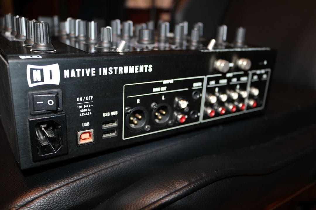 R*n様 TRAKTOR KONTROL Z2 DJコントローラー