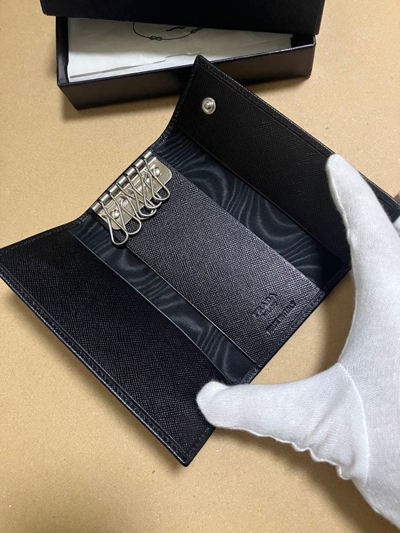 新品保管品　プラダ　キーケース