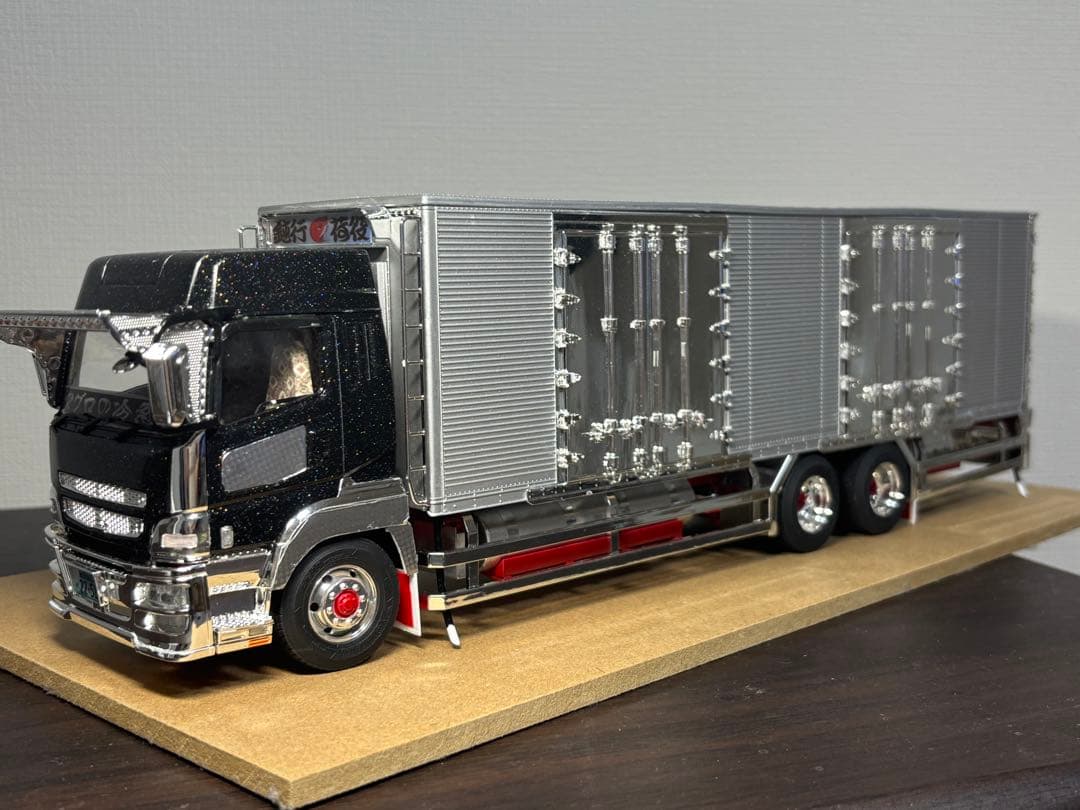1/32 アオシマデコトラ　ヘビーフレイト　三菱スーパーグレート完成品