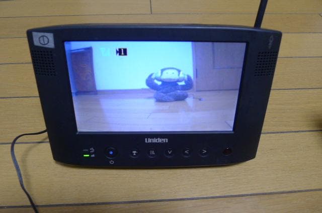 Uniden ワイヤレス監視カメラ　WCM70000　カメラ２台　モニター２台