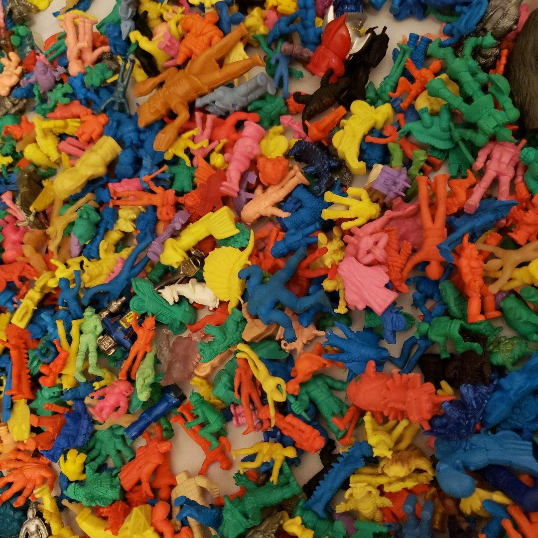 ガン消し　キン消し　特撮　怪獣など　当時物　大量まとめ売り　1000体以上