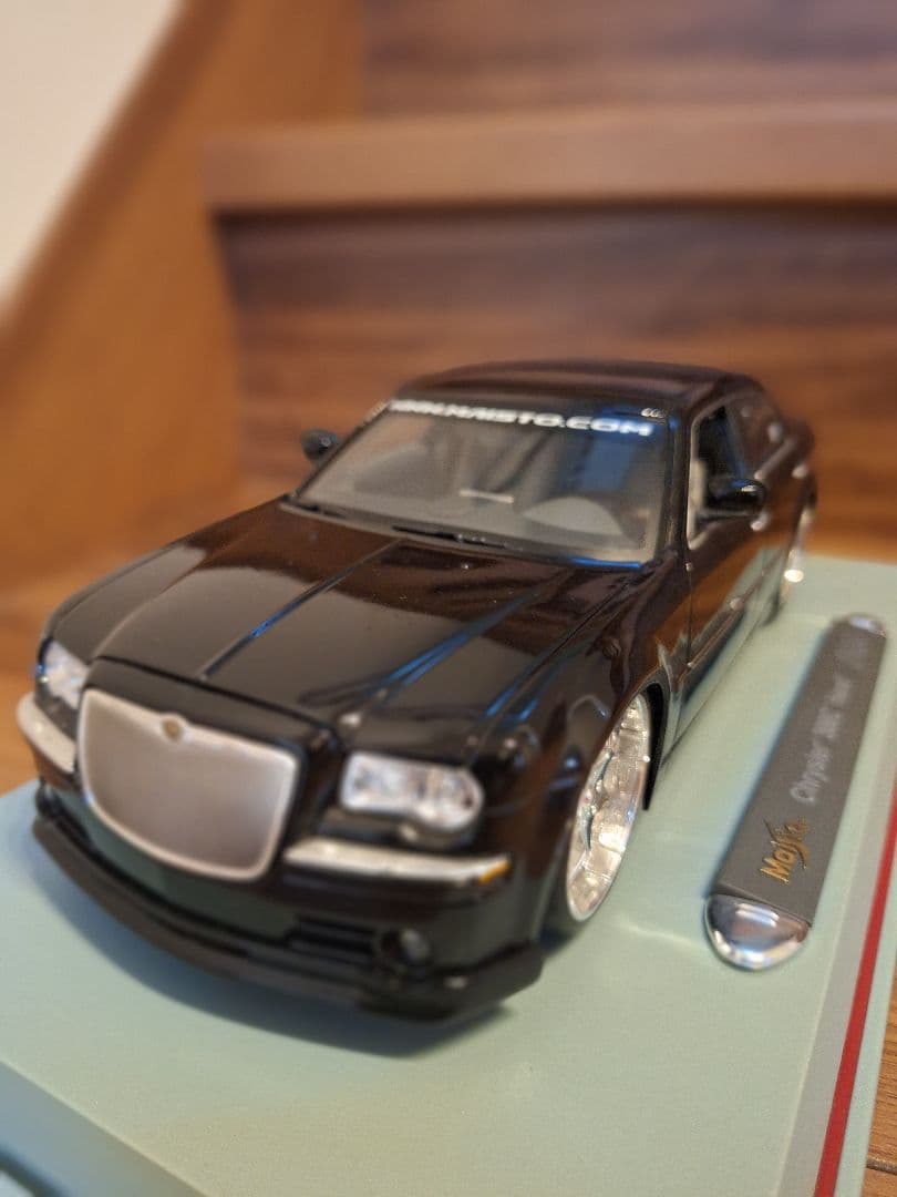 1/18　クライスラー300C