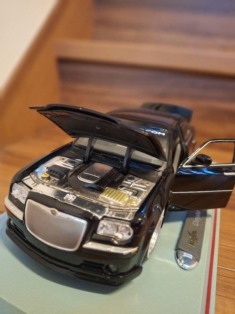 1/18　クライスラー300C