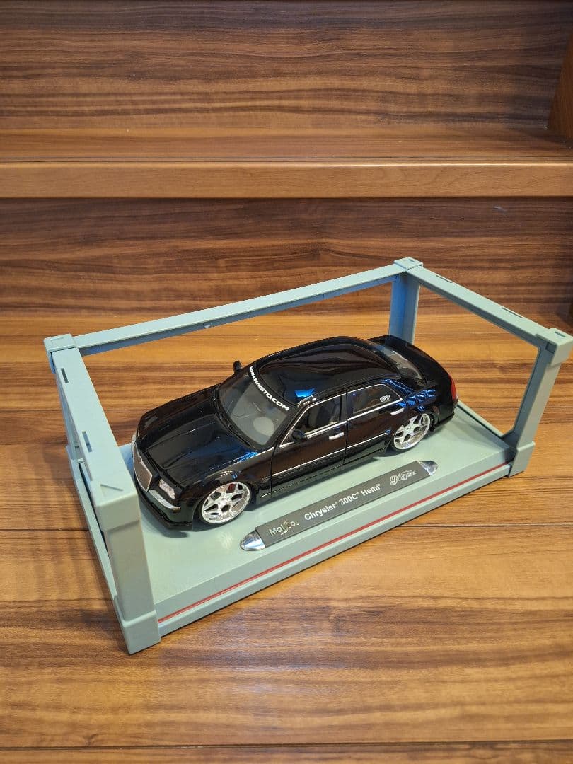 1/18　クライスラー300C