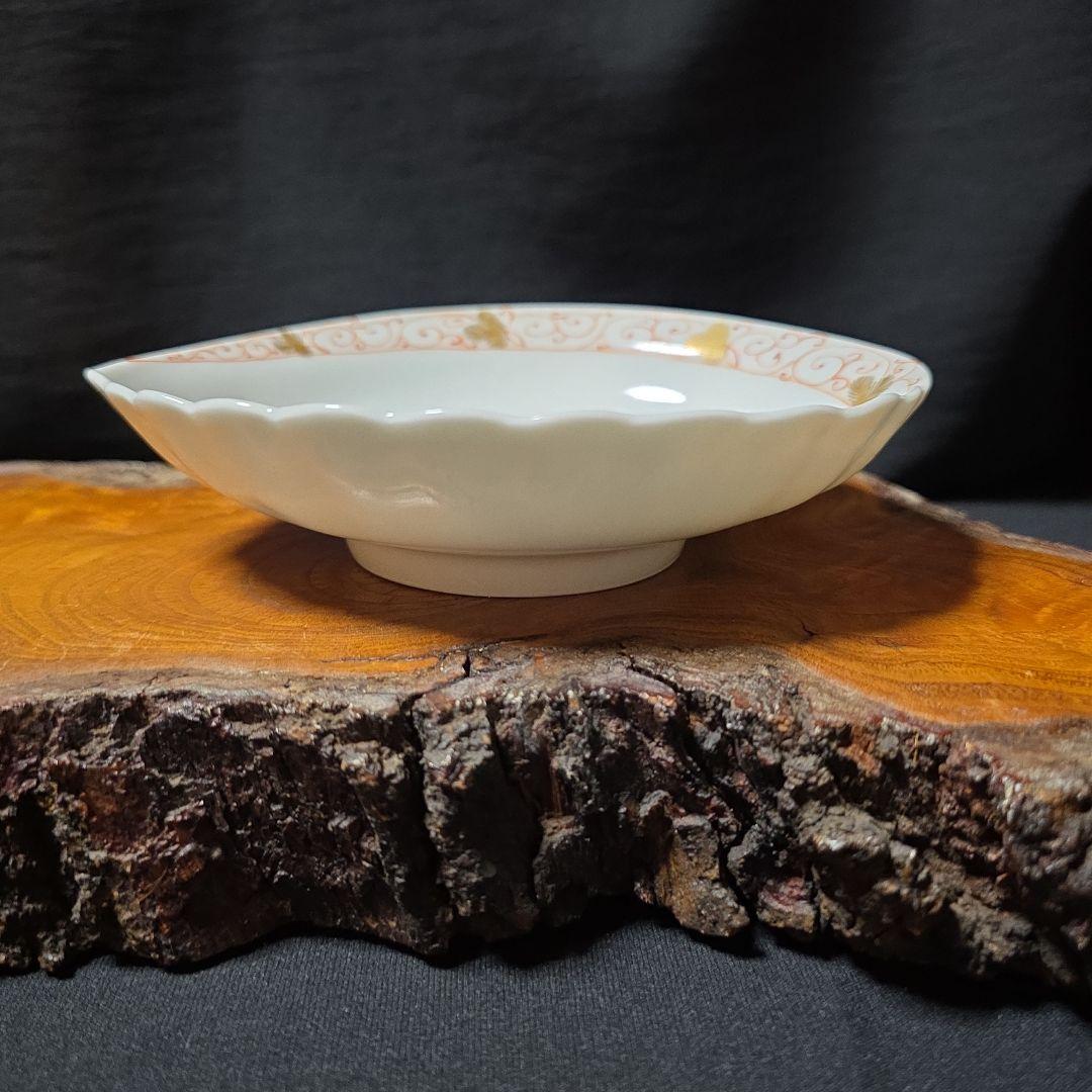 黒犬となります。金継ぎ 源六焼 富永源六 鮑型 アワビ 銘々皿 1枚