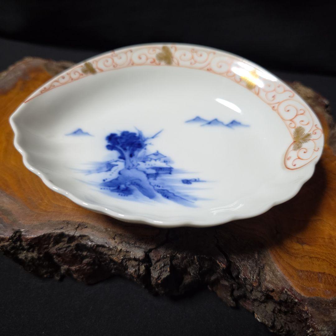 黒犬となります。金継ぎ 源六焼 富永源六 鮑型 アワビ 銘々皿 1枚