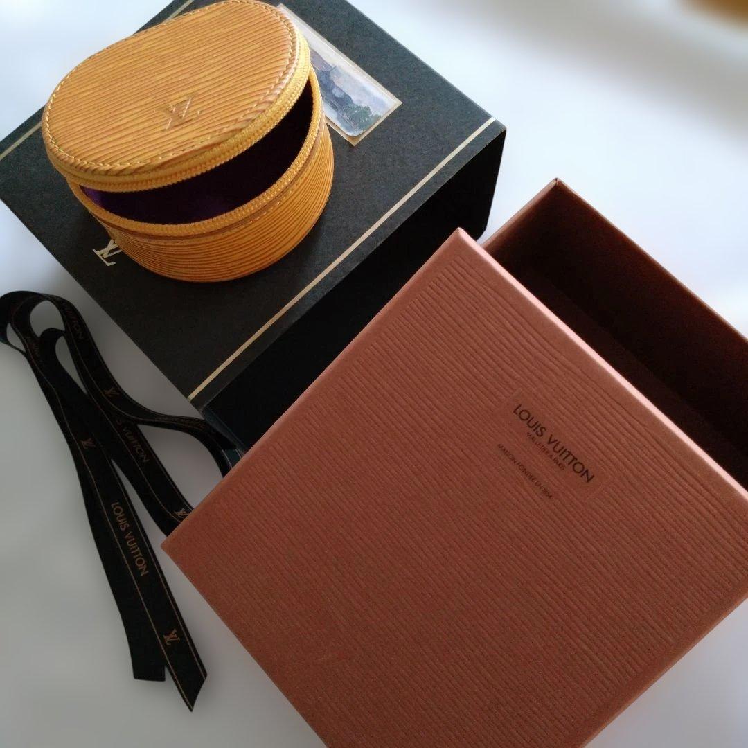 LOUIS VUITTON エピ レザー ジュエリーケース パリ専用箱 リボン付